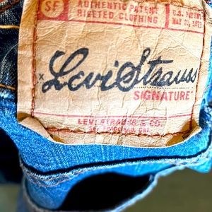 Levi Strauss capris
